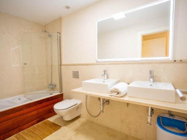 2 soveværelse Lejlighed til salg i Los Flamingos, Benahavís med swimmingpool garage - € 450.000 (Ref: 9348839)