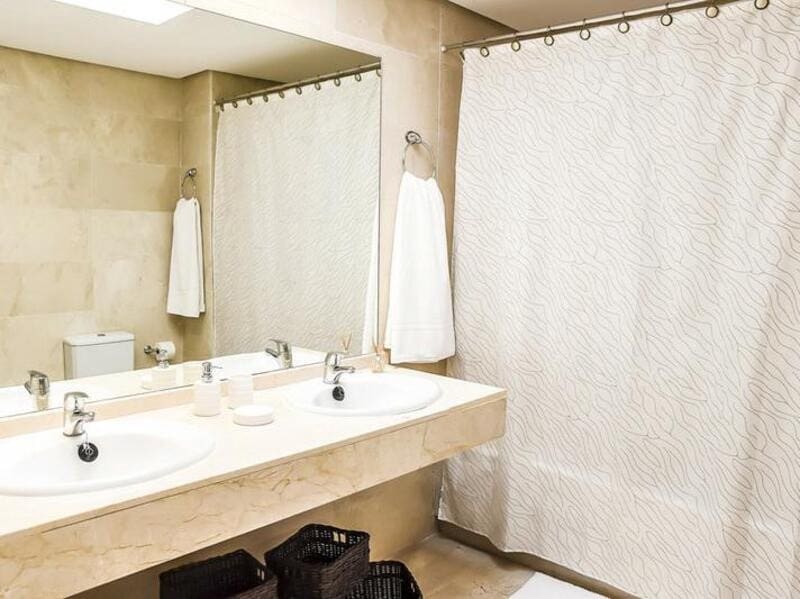 3 camera da letto Attico da affittare in Guadalmina con piscina garage - 3.200 € (Rif: 9353004)