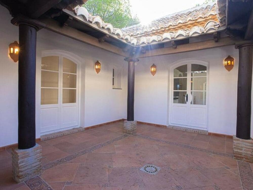 4 soverom Villa til leie i El Paraiso med svømmebasseng garasje - € 11 950 (Ref: 9353005)