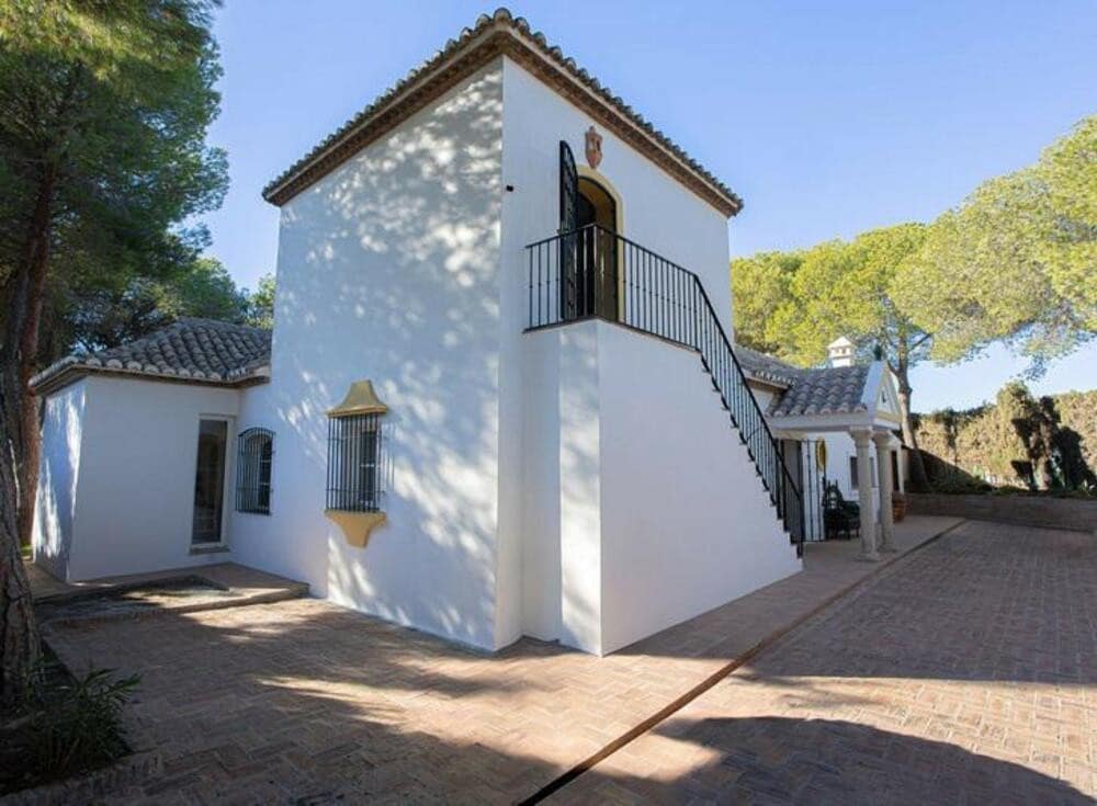 4 soverom Villa til leie i El Paraiso med svømmebasseng garasje - € 11 950 (Ref: 9353005)