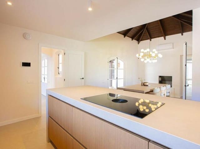 4 soveværelse Villa til leje i El Paraiso, Estepona med swimmingpool garage - € 11.950 (Ref: 9353005)