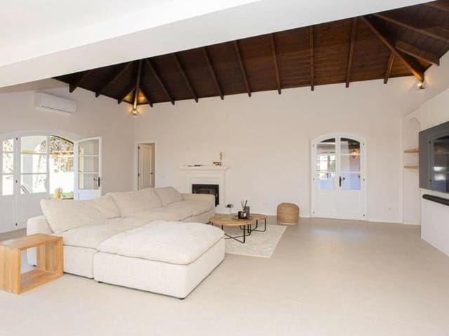 4 soveværelse Villa til leje i El Paraiso, Estepona med swimmingpool garage - € 11.950 (Ref: 9353005)