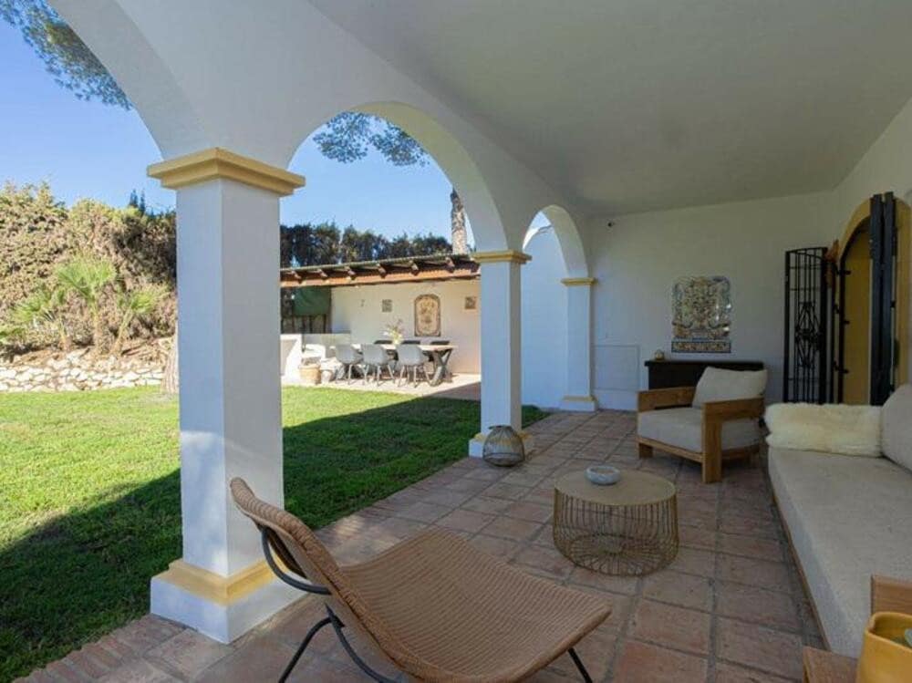 4 slaapkamer Villa te huur in El Paraiso met zwembad garage - € 11.950 (Ref: 9353005)