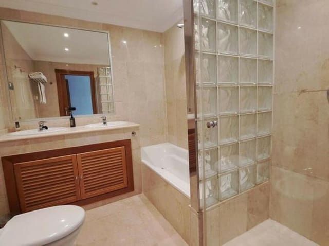 2 soveværelse Lejlighed til salg i Nueva Andalucia, Marbella med swimmingpool garage - € 495.000 (Ref: 9355346)