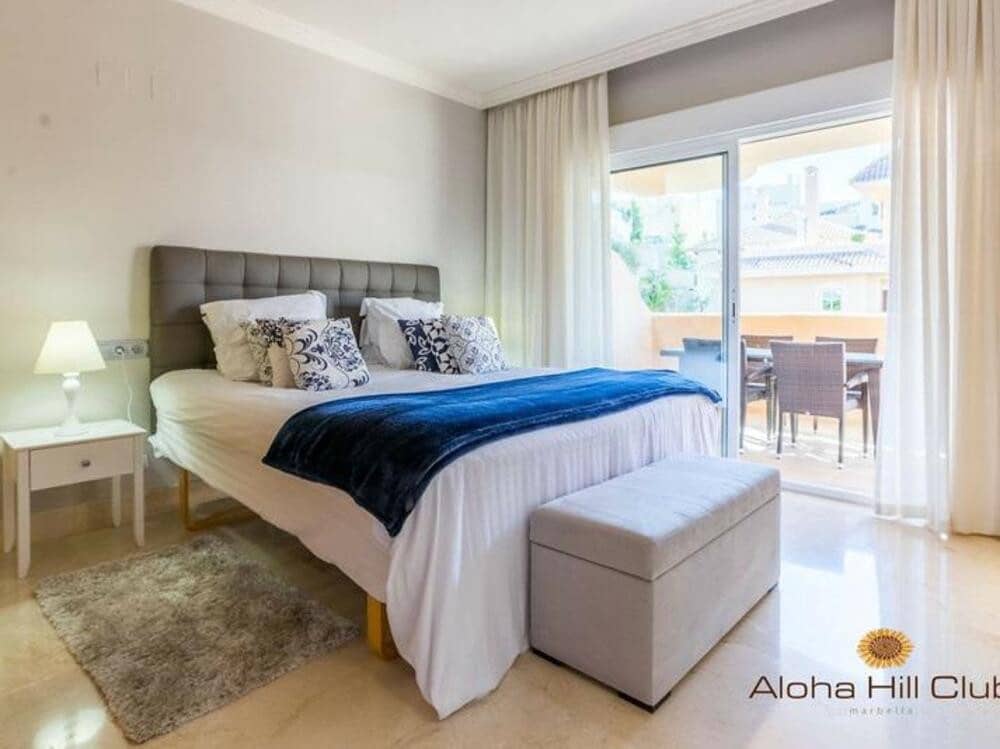 2 soveværelse Lejlighed til salg i Nueva Andalucia med swimmingpool garage - € 495.000 (Ref: 9355346)