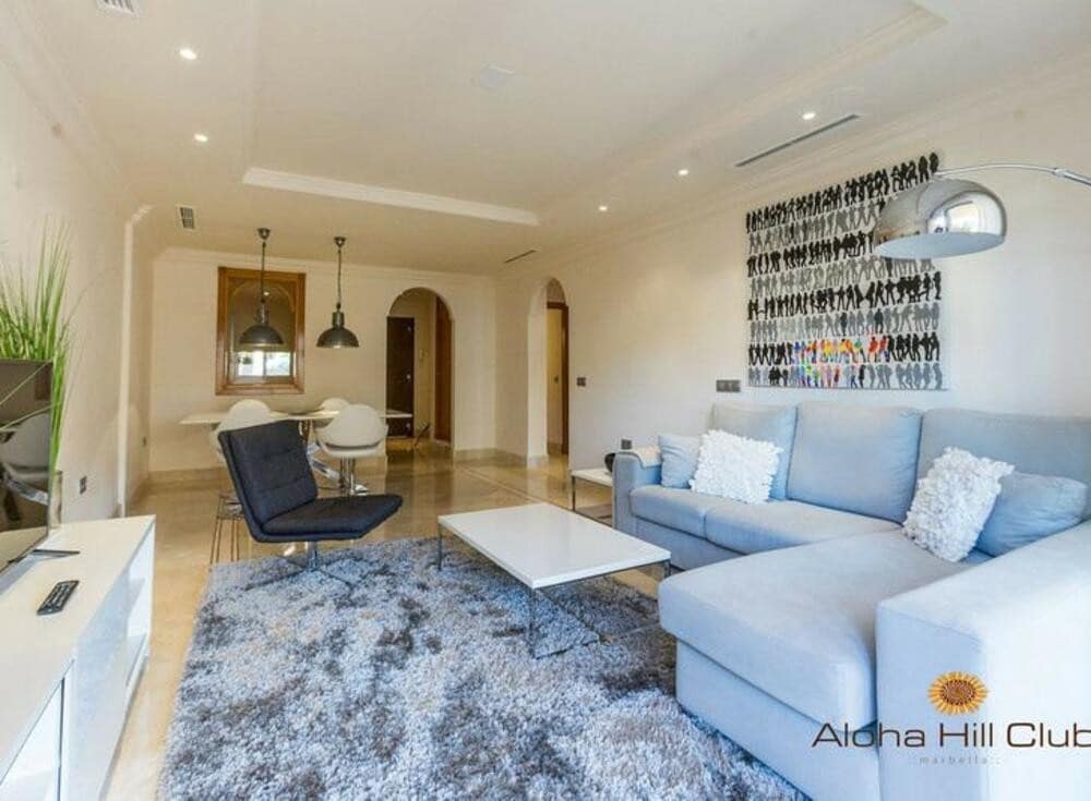 2 soveværelse Lejlighed til salg i Nueva Andalucia med swimmingpool garage - € 495.000 (Ref: 9355346)