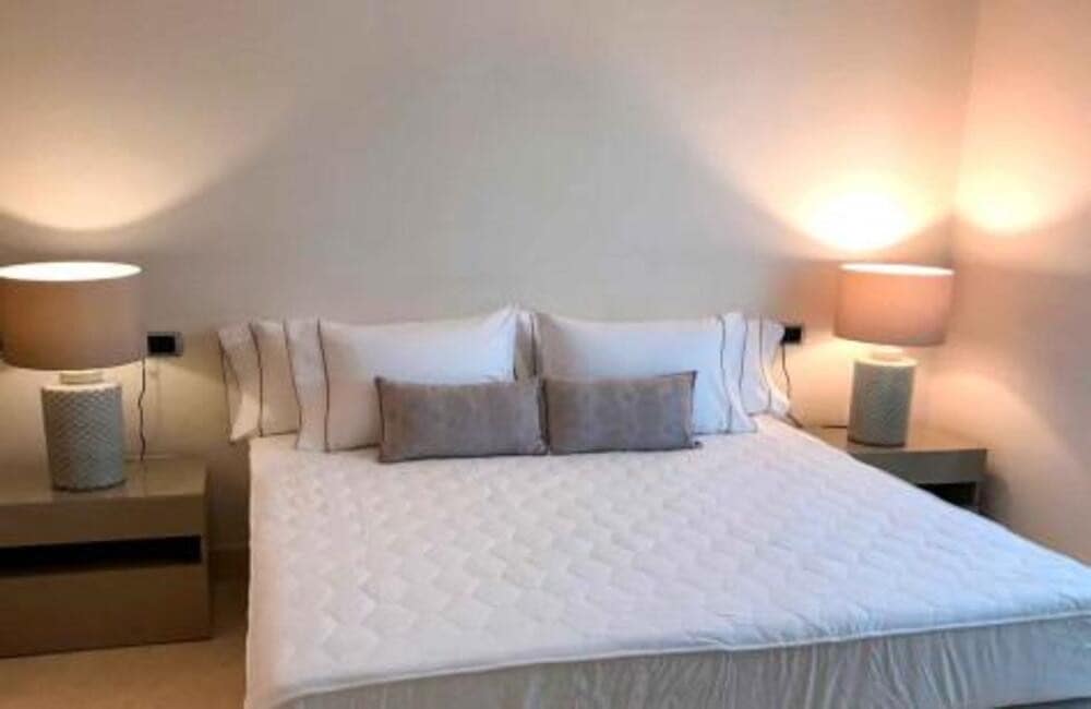 Appartement de 3 chambres à louer à Marbella avec piscine garage - 3 500 € (Ref: 9357958)