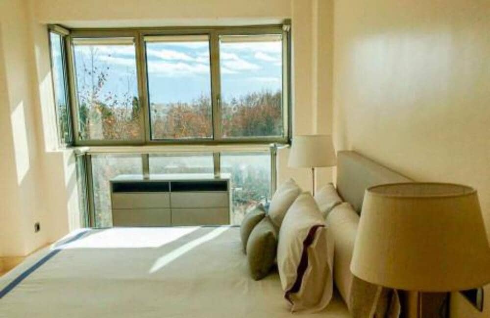 Appartement de 3 chambres à louer à Marbella avec piscine garage - 3 500 € (Ref: 9357958)