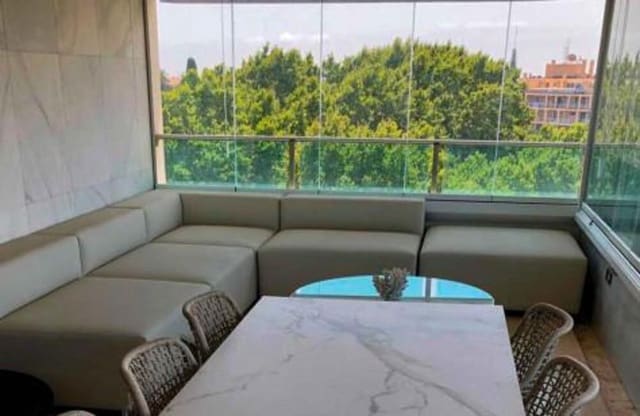 Appartement de 3 chambres à louer à La Carolina - Guadalpín, Marbella avec piscine garage - 3 500 € (Ref: 9357958)
