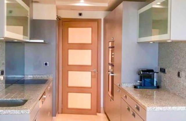 Appartement de 3 chambres à louer à La Carolina - Guadalpín, Marbella avec piscine garage - 3 500 € (Ref: 9357958)