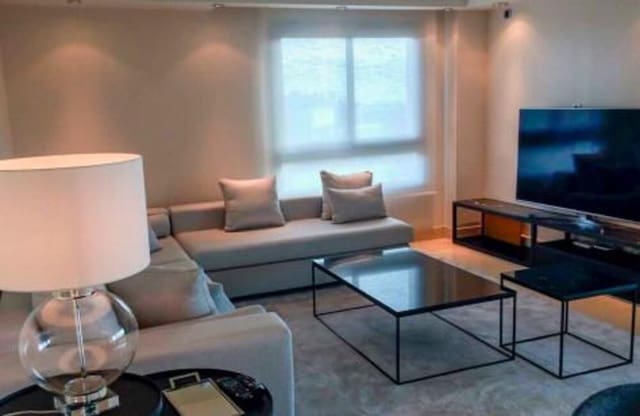 Appartement de 3 chambres à louer à La Carolina - Guadalpín, Marbella avec piscine garage - 3 500 € (Ref: 9357958)