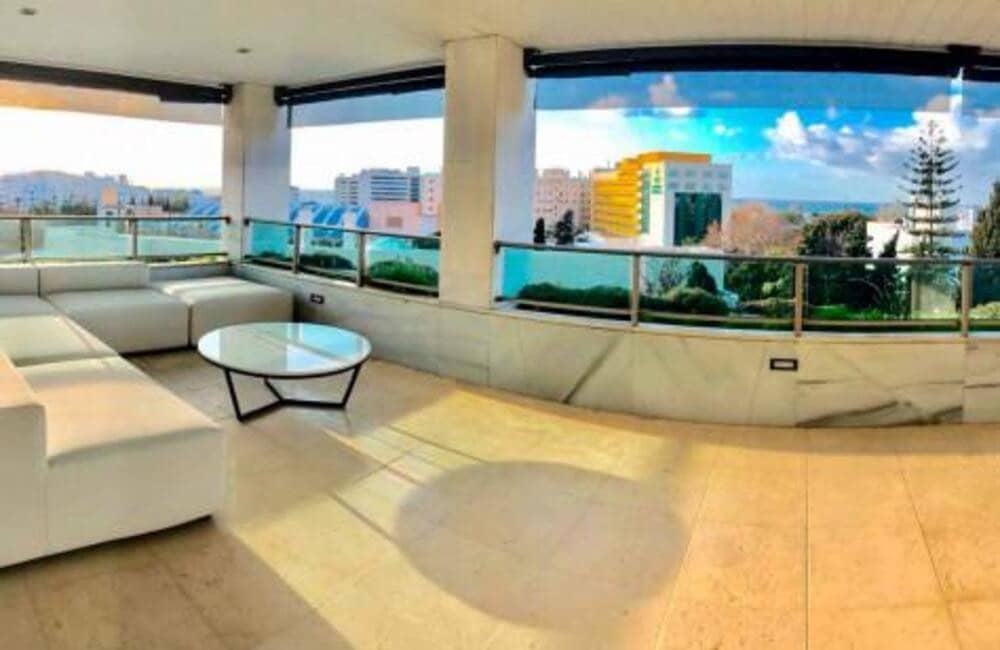 Appartement de 3 chambres à louer à Marbella avec piscine garage - 3 500 € (Ref: 9357958)