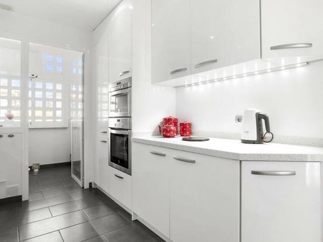 3 quarto Apartamento para venda em Nueva Alcántara, Marbella com piscina garagem - 592 500 € (Ref: 9357959)