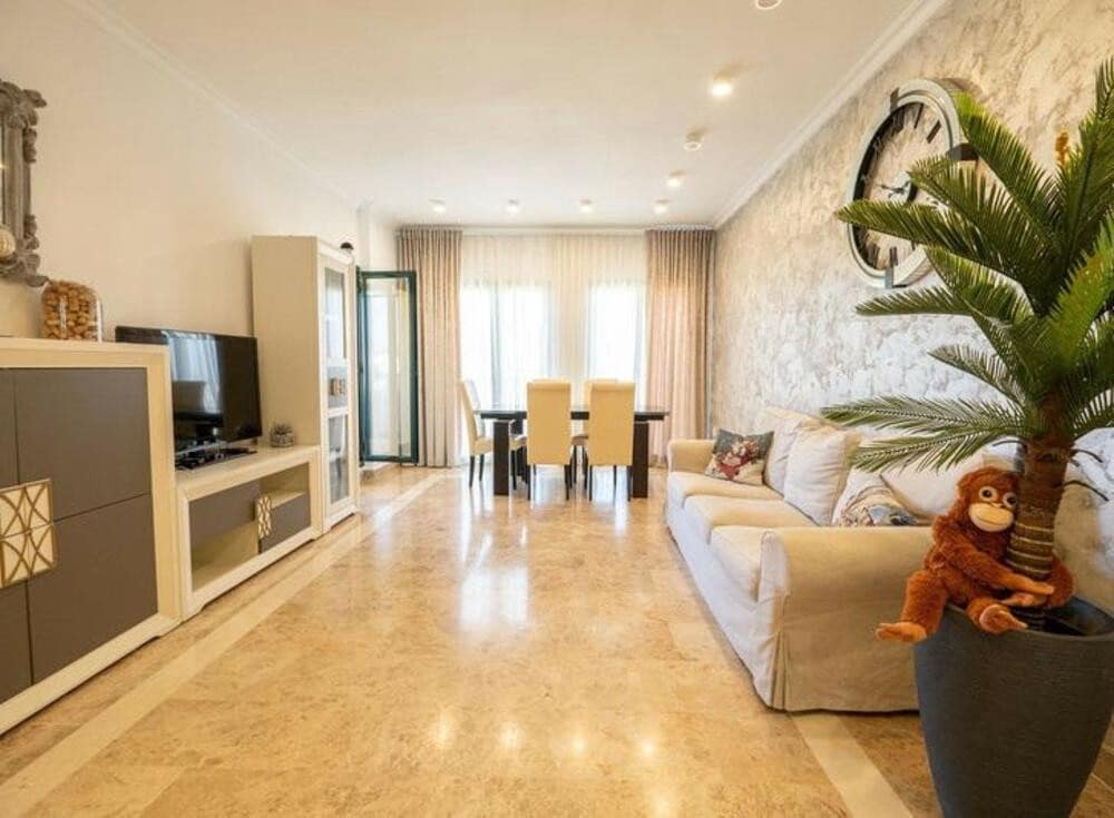3 bedroom Apartment for rent in San Pedro de Alcantara with pool - € 3,000 (Ref: 9357960)