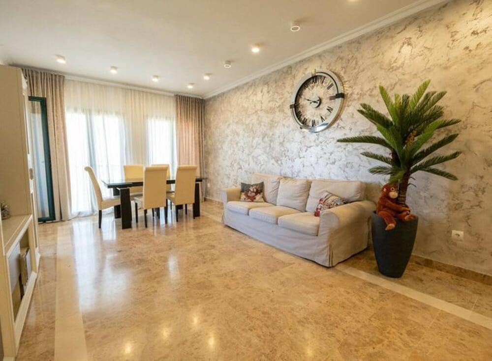 3 bedroom Apartment for rent in San Pedro de Alcantara with pool - € 3,000 (Ref: 9357960)