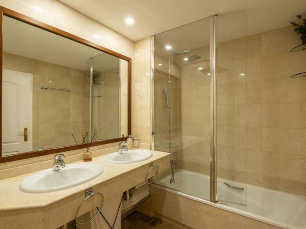 3 bedroom Apartment for rent in San Pedro de Alcantara with pool - € 3,000 (Ref: 9357960)