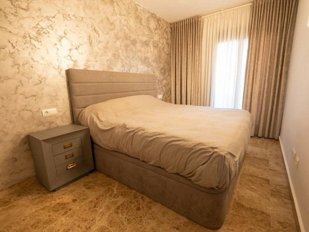 3 bedroom Apartment for rent in San Pedro de Alcantara with pool - € 3,000 (Ref: 9357960)