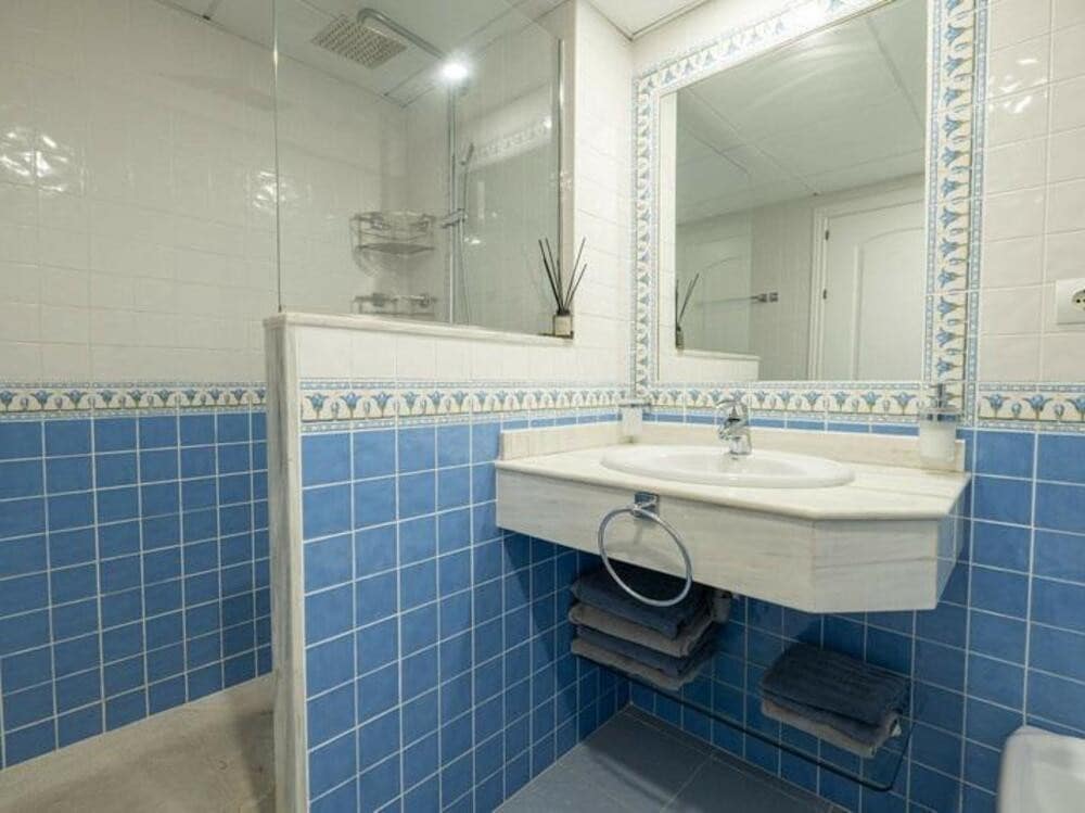 3 bedroom Apartment for rent in San Pedro de Alcantara with pool - € 3,000 (Ref: 9357960)