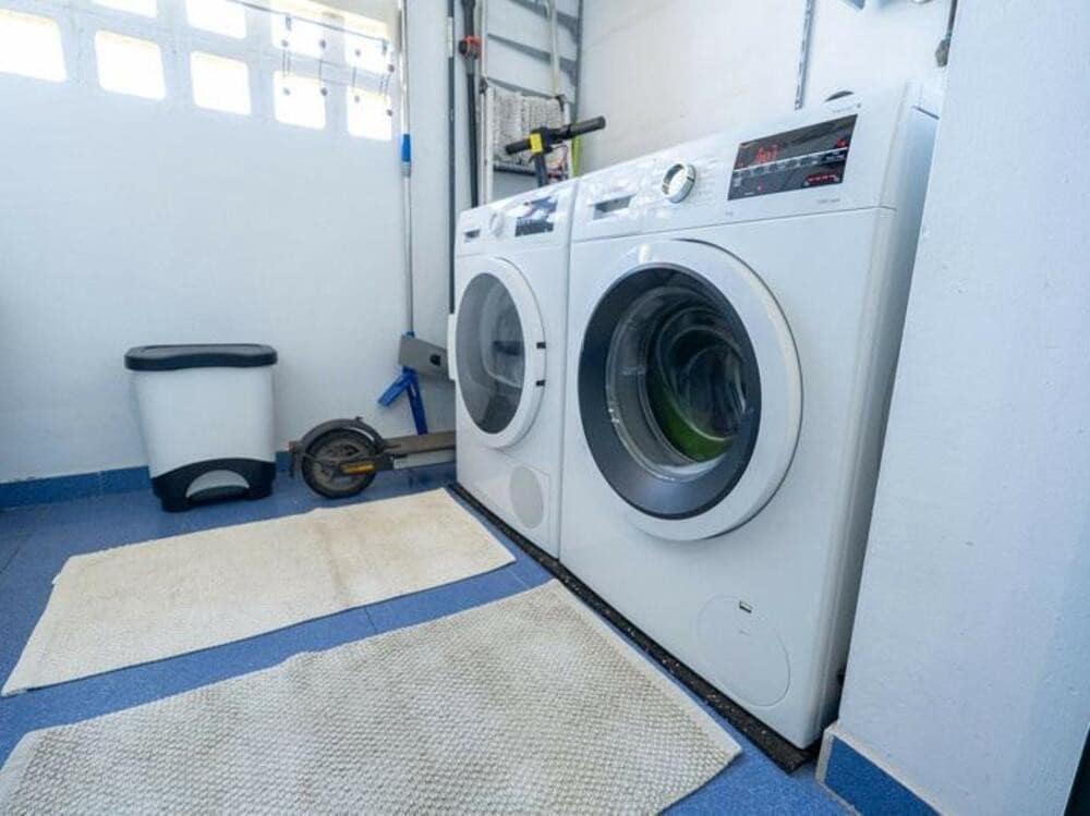 3 bedroom Apartment for rent in San Pedro de Alcantara with pool - € 3,000 (Ref: 9357960)