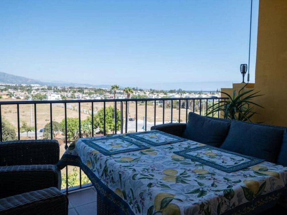 3 bedroom Apartment for rent in San Pedro de Alcantara with pool - € 3,000 (Ref: 9357960)