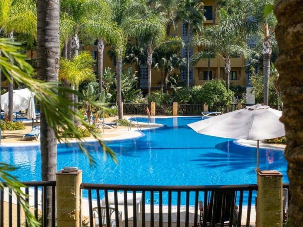 3 bedroom Apartment for rent in San Pedro de Alcantara with pool - € 3,000 (Ref: 9357960)