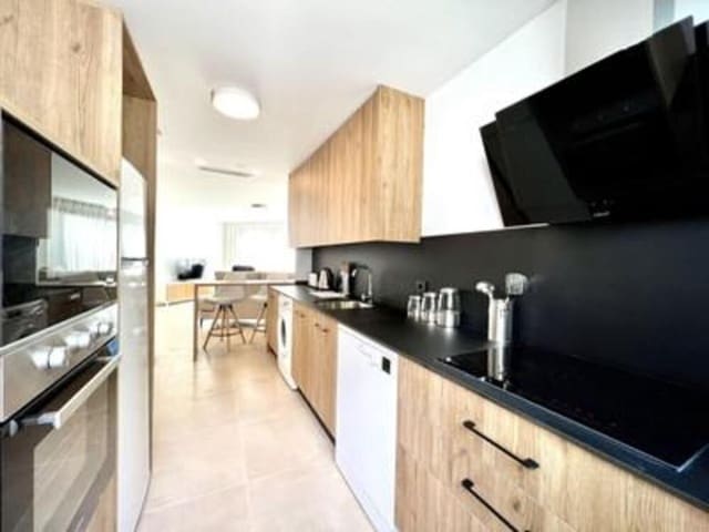3 soveværelse Byhus til salg i El Paraiso, Estepona med swimmingpool garage - € 495.000 (Ref: 9361769)