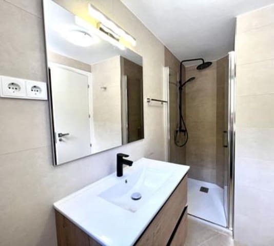 3 soveværelse Byhus til salg i El Paraiso, Estepona med swimmingpool garage - € 495.000 (Ref: 9361769)