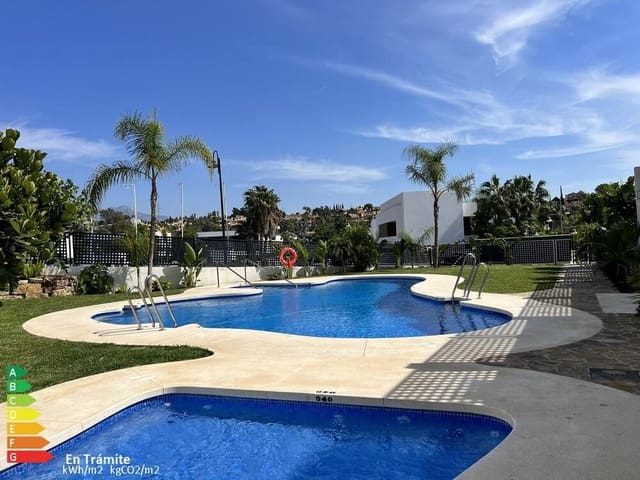 3 soveværelse Byhus til salg i El Paraiso, Estepona med swimmingpool garage - € 495.000 (Ref: 9361769)