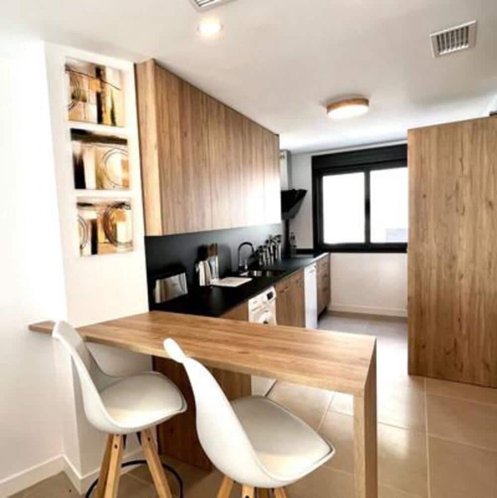 3 makuuhuone Omakotitalo vuokrattavana paikassa El Paraiso mukana uima-altaan 
autotalli - 2 850 € (Ref: 9361770)