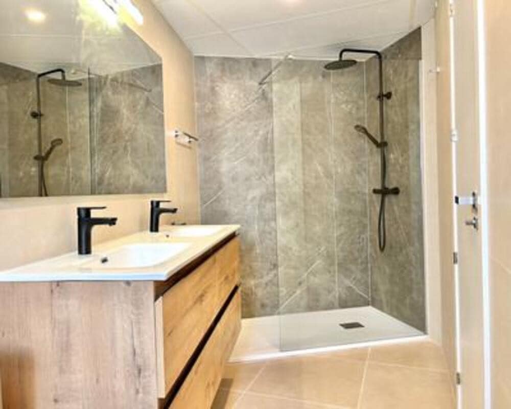 3 soverom Hus til leie i El Paraiso med svømmebasseng garasje - € 2 850 (Ref: 9361770)