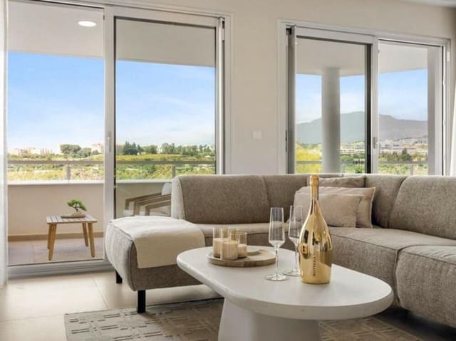 Appartement de 3 chambres à louer à Cancelada, Estepona avec piscine garage - 2 950 € (Ref: 9361771)