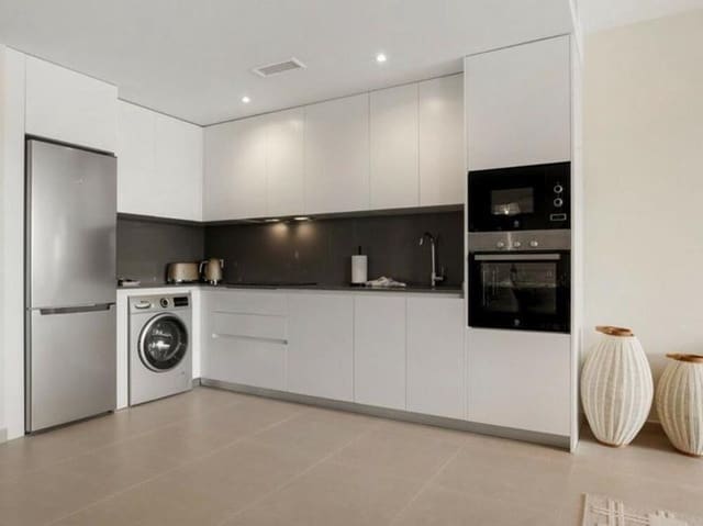 Appartement de 3 chambres à louer à Cancelada, Estepona avec piscine garage - 2 950 € (Ref: 9361771)