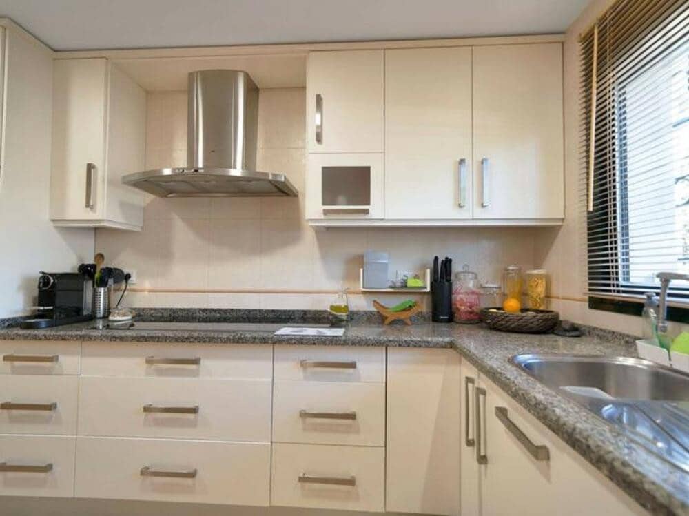 3 quarto Casa em Banda para venda em Estepona com piscina garagem - 699 000 € (Ref: 9361772)