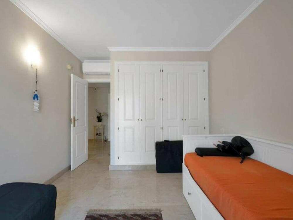 3 quarto Casa em Banda para venda em Estepona com piscina garagem - 699 000 € (Ref: 9361772)