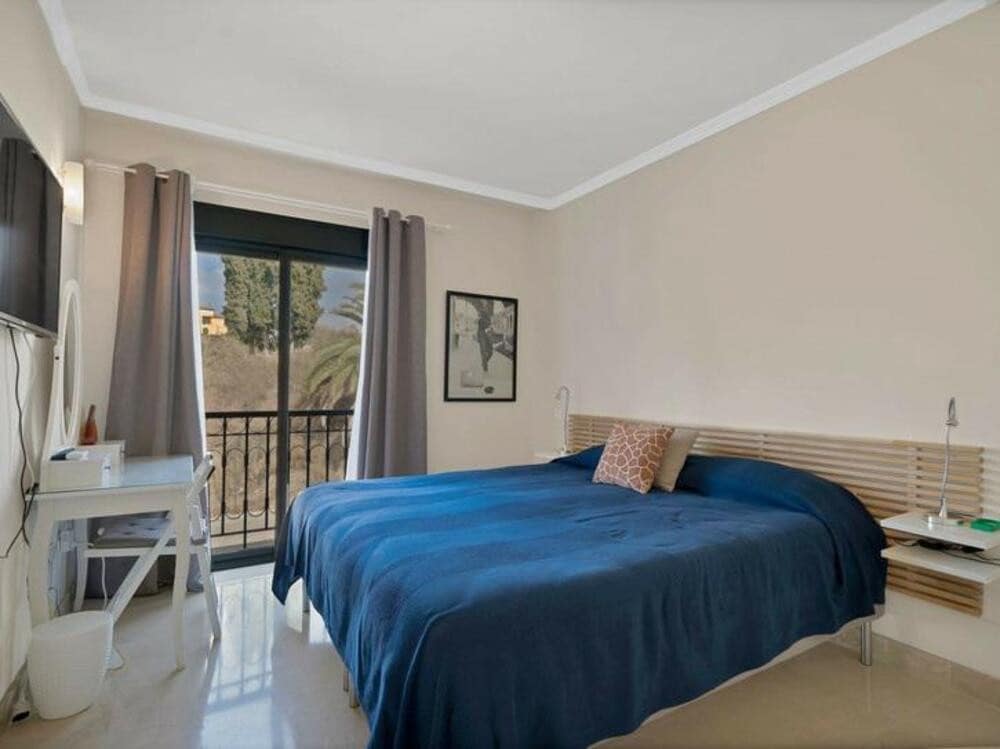 3 quarto Casa em Banda para venda em Estepona com piscina garagem - 699 000 € (Ref: 9361772)