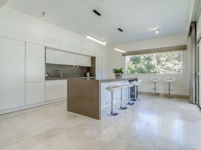 3 sypialnia Willa na sprzedaż w Guadalmina Baja, Marbella z basenem garażem - 2 400 000 € (Ref: 9361773)