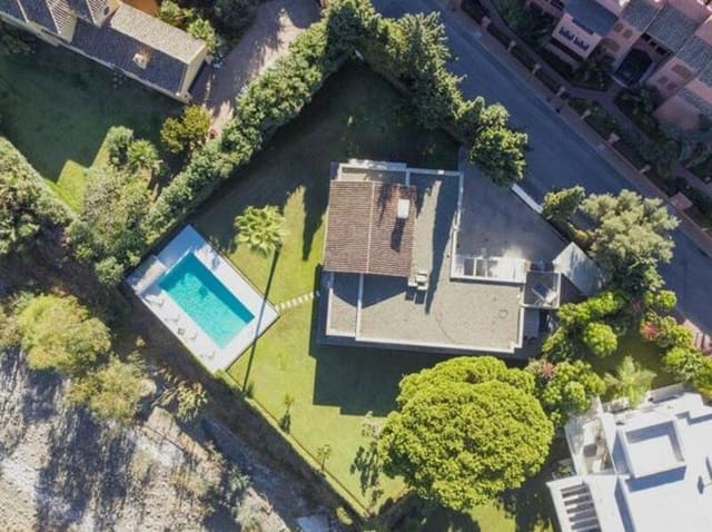 3 sypialnia Willa na sprzedaż w Guadalmina Baja, Marbella z basenem garażem - 2 400 000 € (Ref: 9361773)