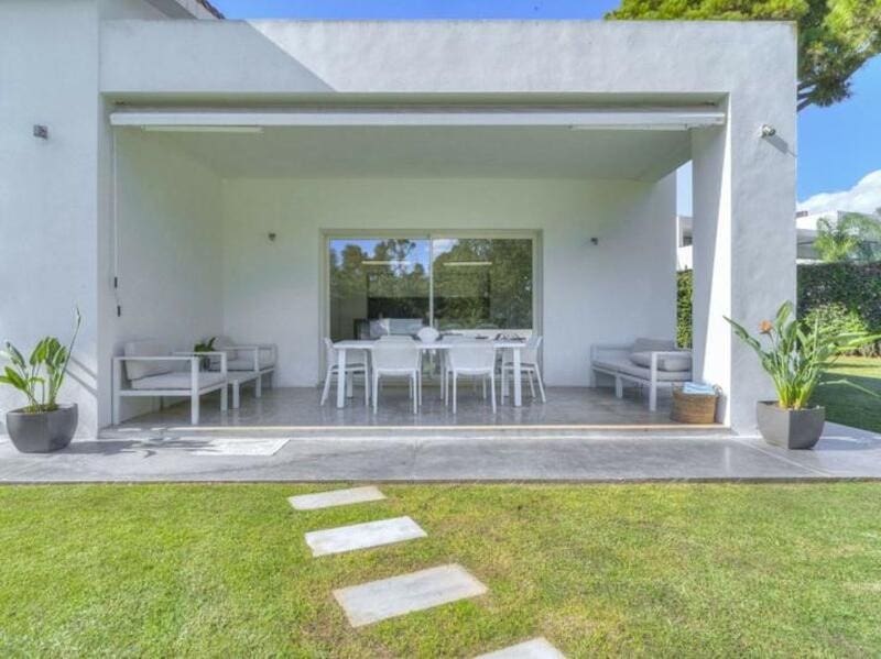 3 sypialnia Willa na sprzedaż w Guadalmina z basenem garażem - 2 400 000 € (Ref: 9361773)