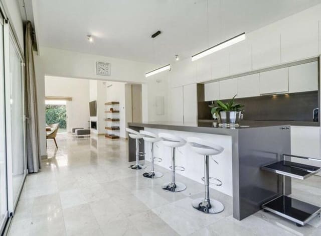 3 soverom Villa til leie i Guadalmina Baja, Marbella med svømmebasseng garasje - € 7 800 (Ref: 9361774)