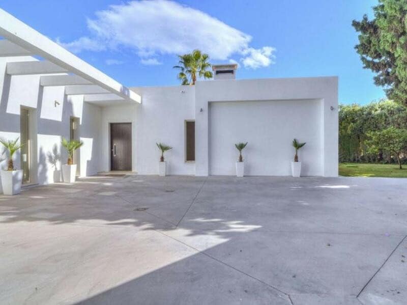 3 soverom Villa til leie i Guadalmina med svømmebasseng garasje - € 7 800 (Ref: 9361774)