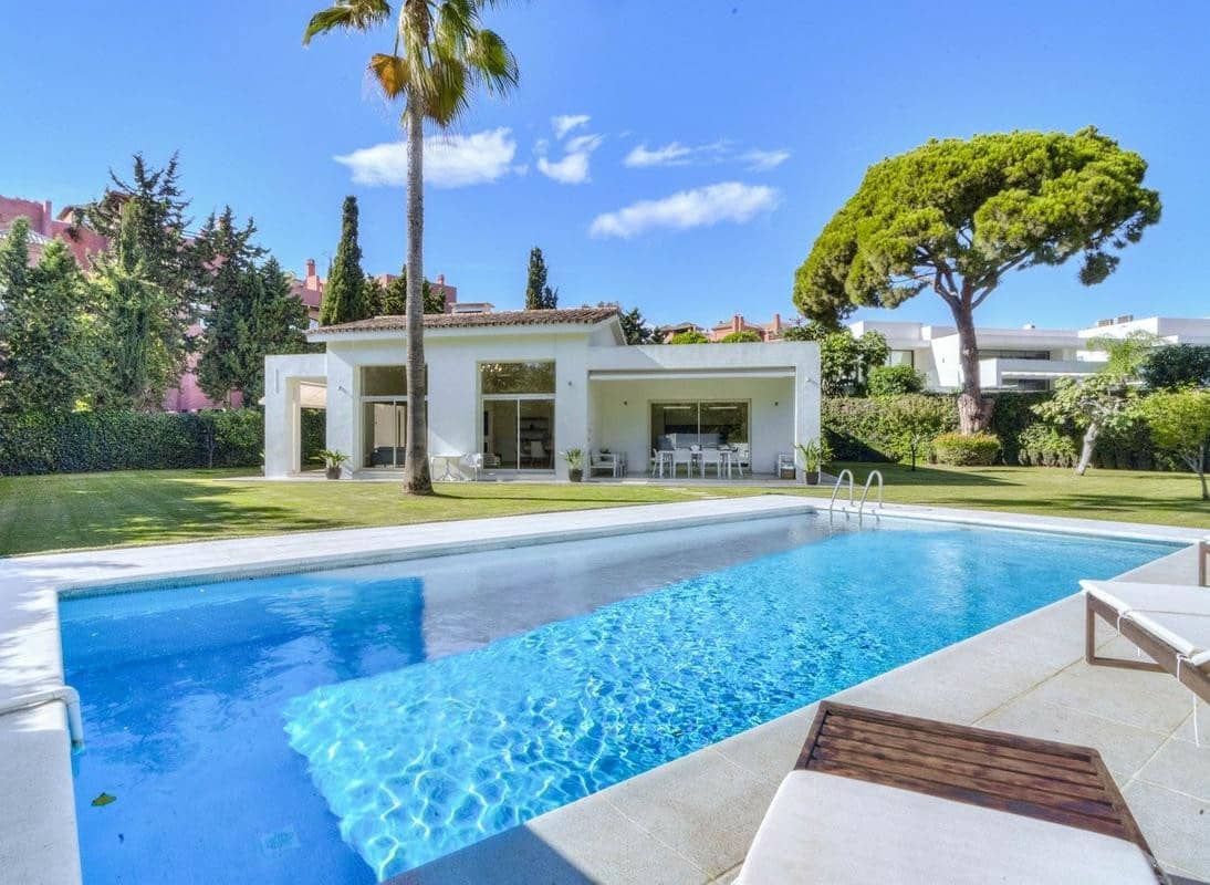 3 soverom Villa til leie i Guadalmina med svømmebasseng garasje - € 7 800 (Ref: 9361774)