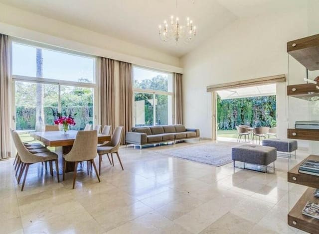 3 soveværelse Villa til leje i Guadalmina Baja, Marbella med swimmingpool garage - € 7.800 (Ref: 9361774)
