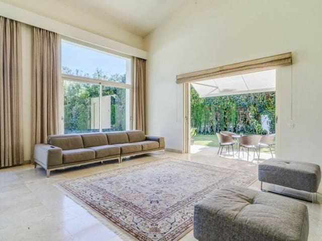 3 soveværelse Villa til leje i Guadalmina Baja, Marbella med swimmingpool garage - € 7.800 (Ref: 9361774)