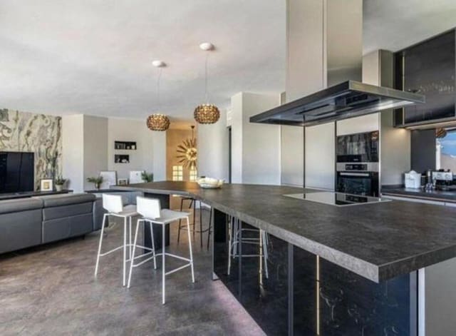 3 camera da letto Appartamento da affittare in Lomas De Marbella, Marbella con piscina garage - 5.000 € (Rif: 9361777)