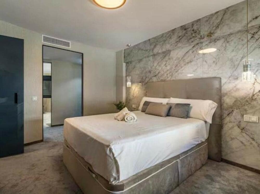 3 sovrum Lägenhet att hyra i Golden Mile med pool garage - 5 000 € (Ref: 9361777)