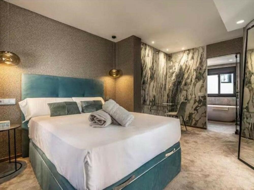 3 sovrum Lägenhet att hyra i Golden Mile med pool garage - 5 000 € (Ref: 9361777)