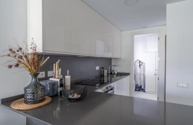 4 bedroom Apartment for rent in La Concha - Resina Golf, Estepona with pool garage - € 3,400 (Ref: 9361778)