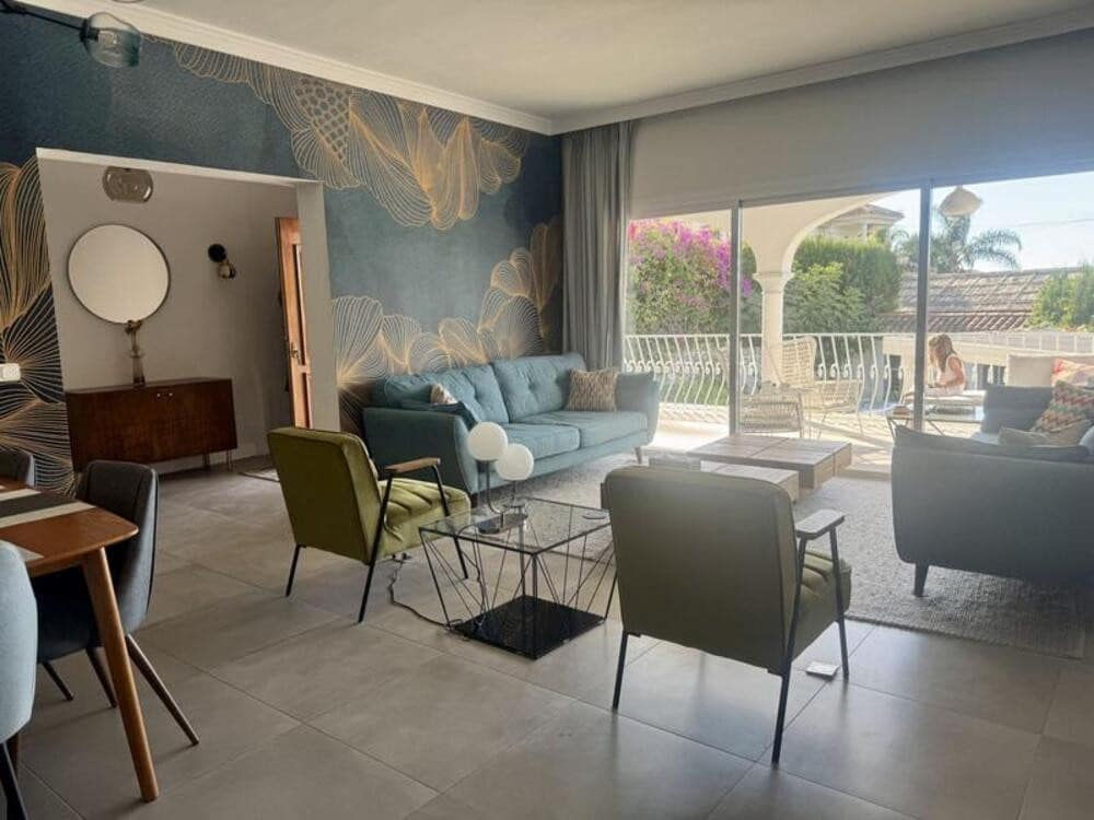 4 sypialnia Willa na sprzedaż w Marbella z basenem garażem - 980 000 € (Ref: 9366026)