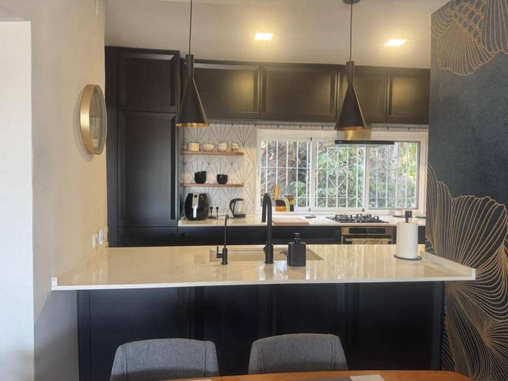 4 sypialnia Willa na sprzedaż w Marbella z basenem garażem - 980 000 € (Ref: 9366026)