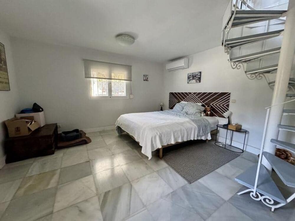 4 sypialnia Willa na sprzedaż w Marbella z basenem garażem - 980 000 € (Ref: 9366026)